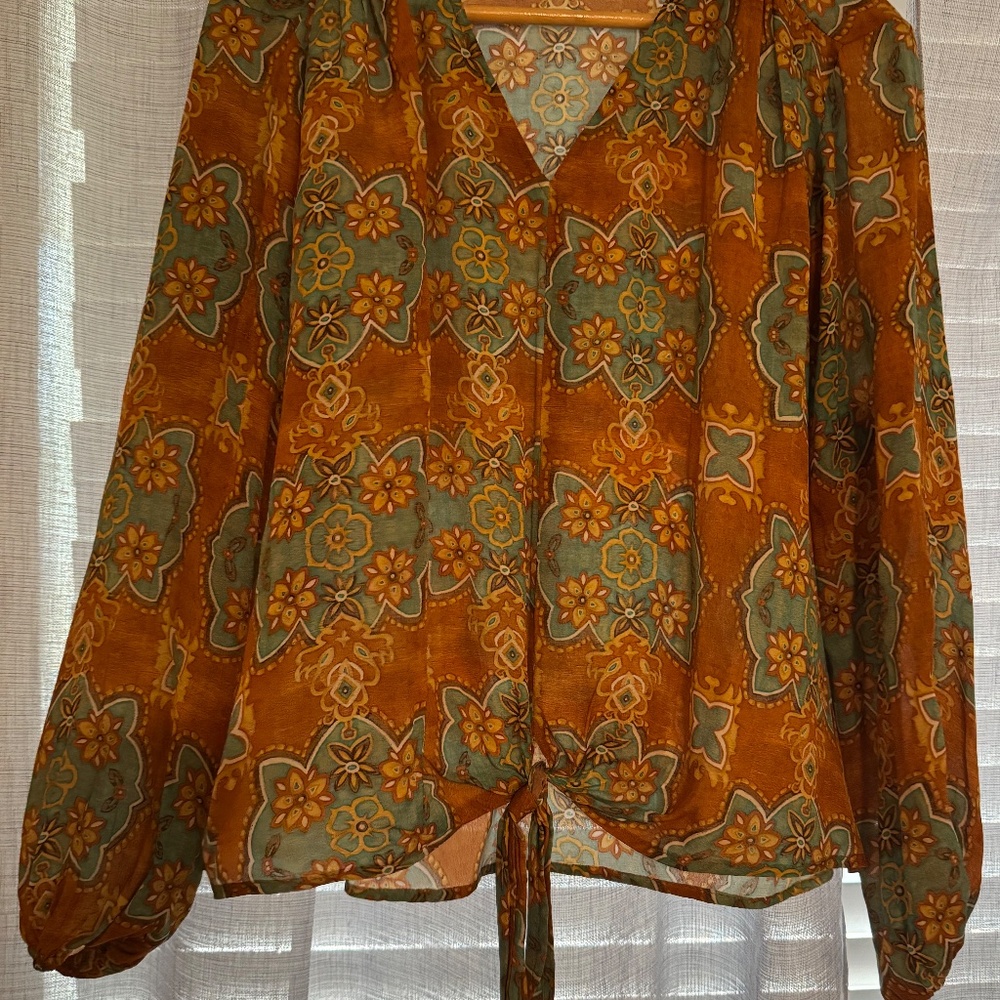 Boutique boho top with tie waist-Beach top- size XL but can fit smaller sizes to